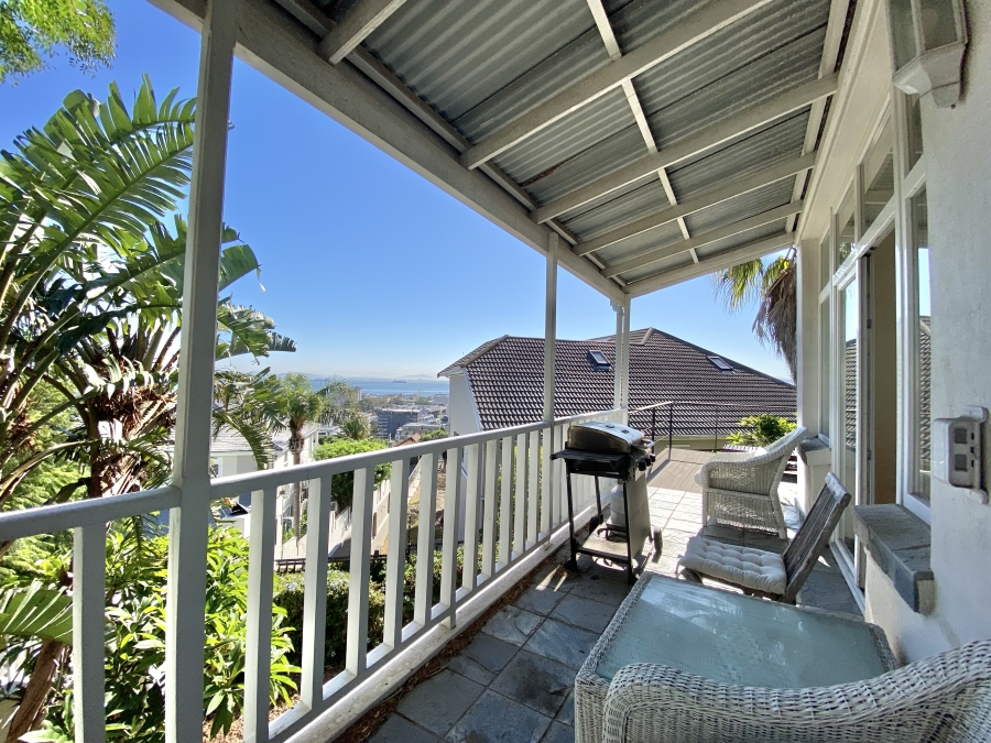 To Let 1 Bedroom Property for Rent in Green Point Western Cape